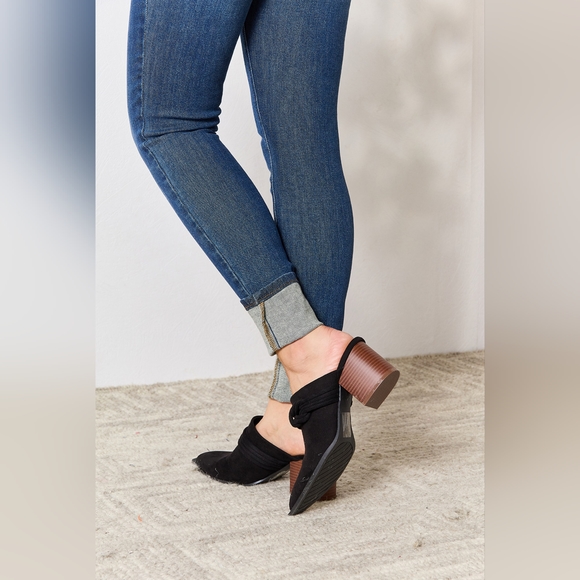 East Lion Corp Designer Black Pointed-Toe Braided Trim Mules - Picture 2 of 5